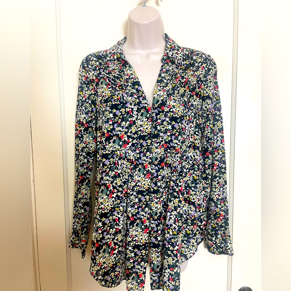 Maeve Floral Blouse with Pintuck Pleats and Side Scalloped Hem